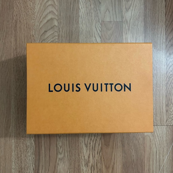 Louis Vuitton Locky BB - Picture 9 of 16